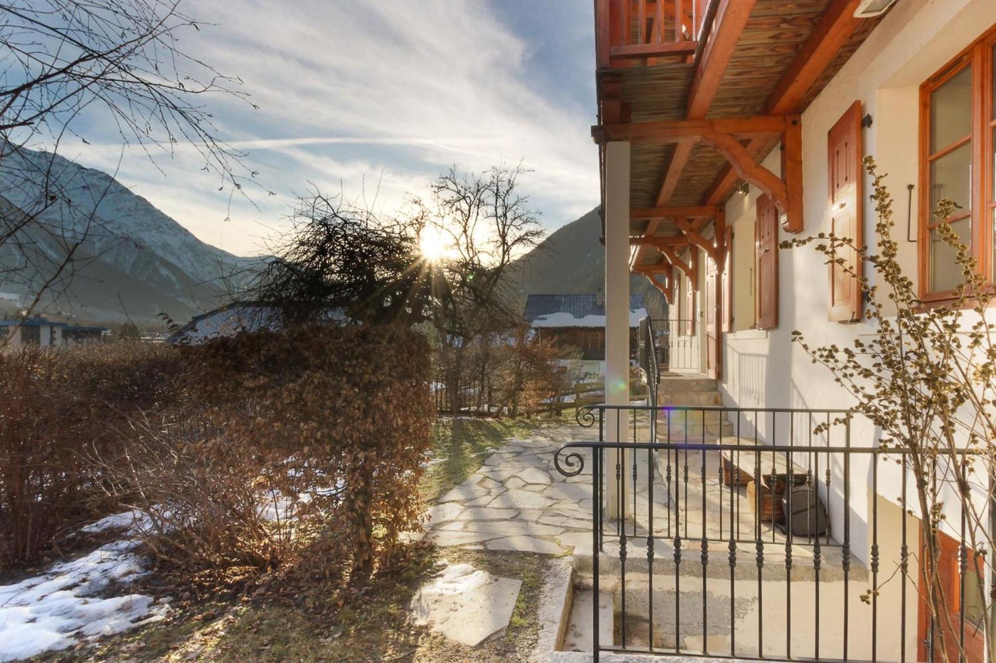 شقة Les Alpins - Centre De Chamonix - Renove Avec Jardin Et Vue Imprenable Sur Le Montblanc المظهر الخارجي الصورة