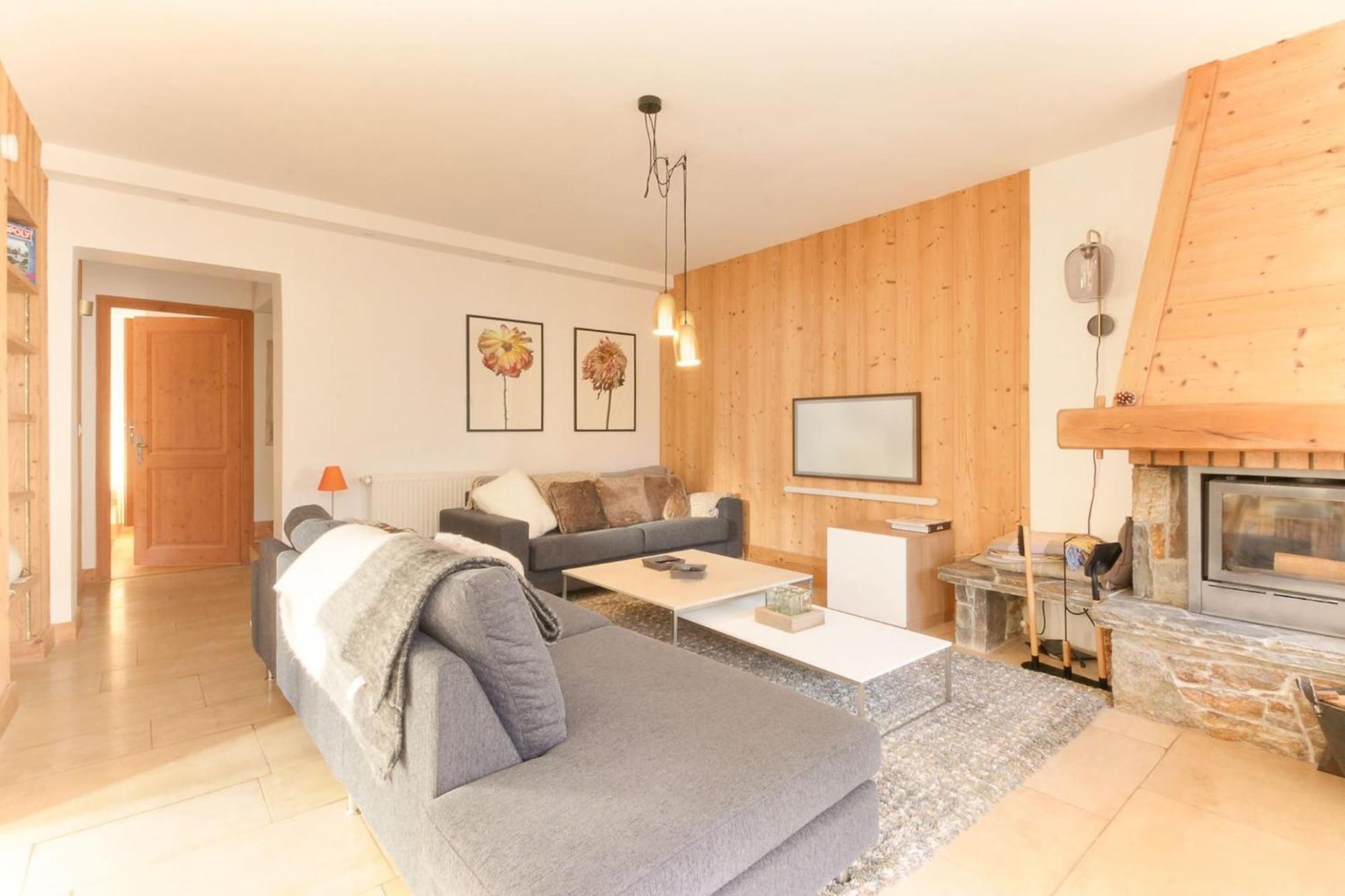 شقة Les Alpins - Centre De Chamonix - Renove Avec Jardin Et Vue Imprenable Sur Le Montblanc المظهر الخارجي الصورة